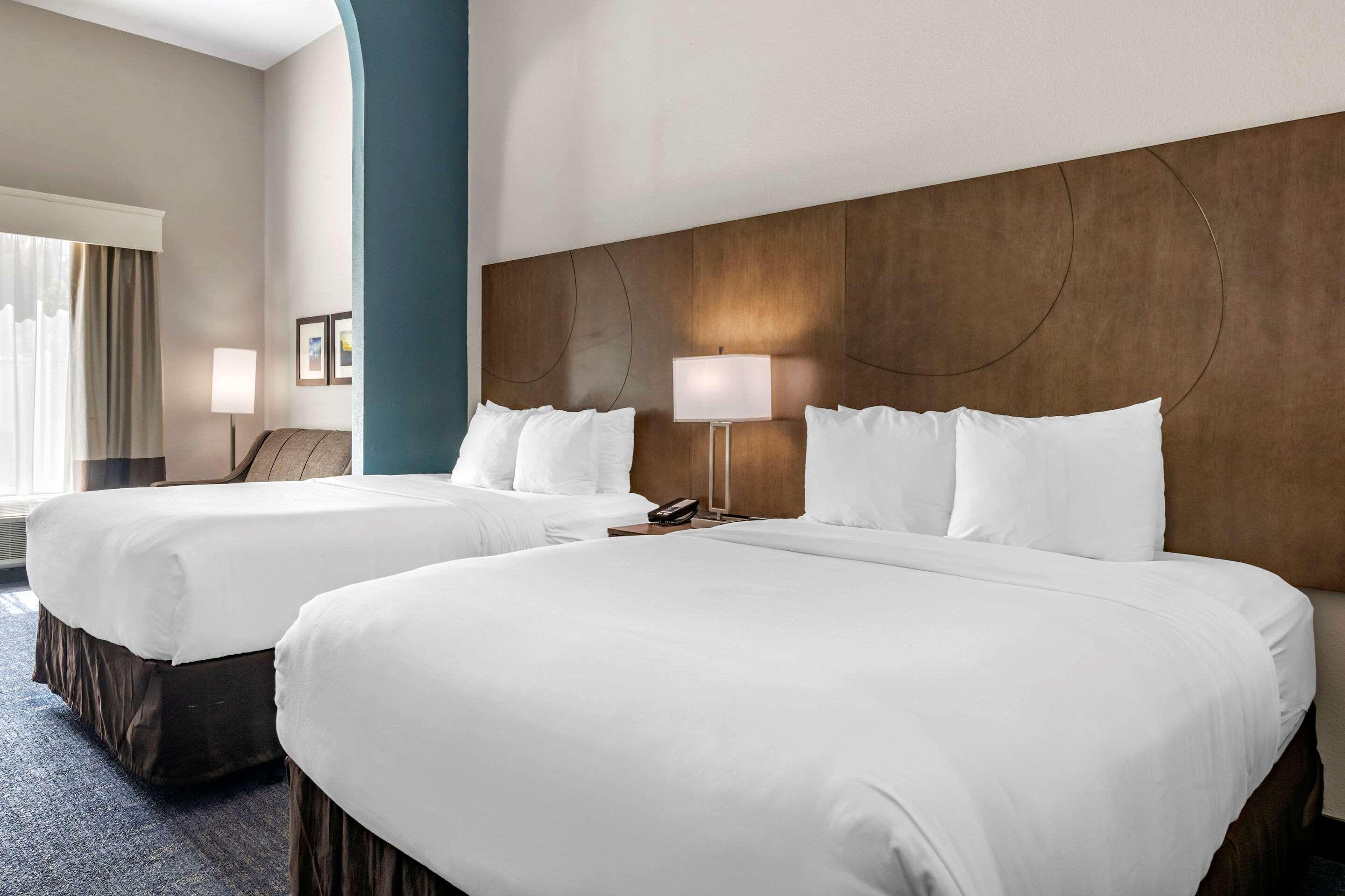 Comfort Suites Fort Lauderdale Airport & Cruise Port Дейния Бийч Екстериор снимка
