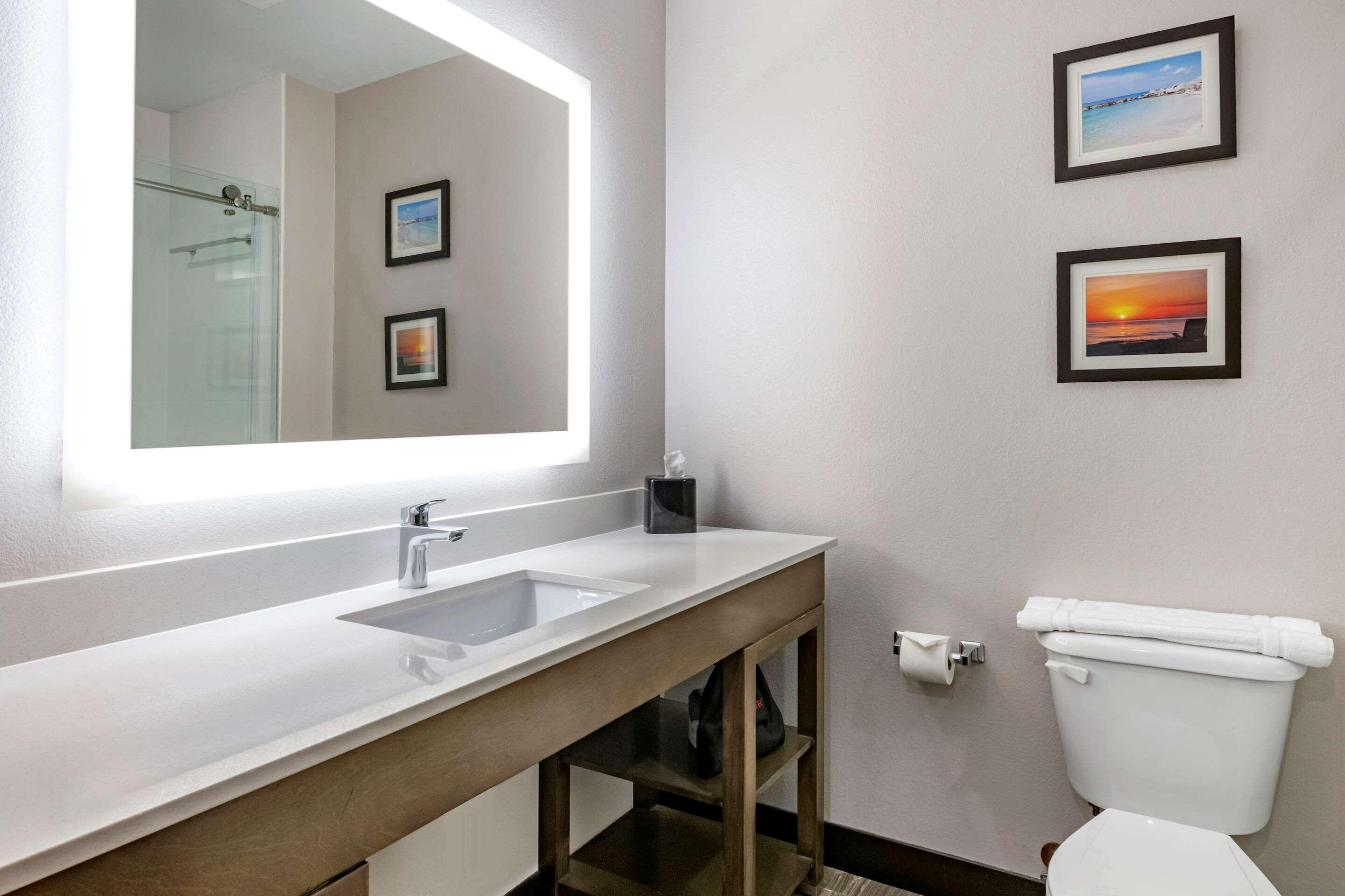 Comfort Suites Fort Lauderdale Airport & Cruise Port Дейния Бийч Екстериор снимка