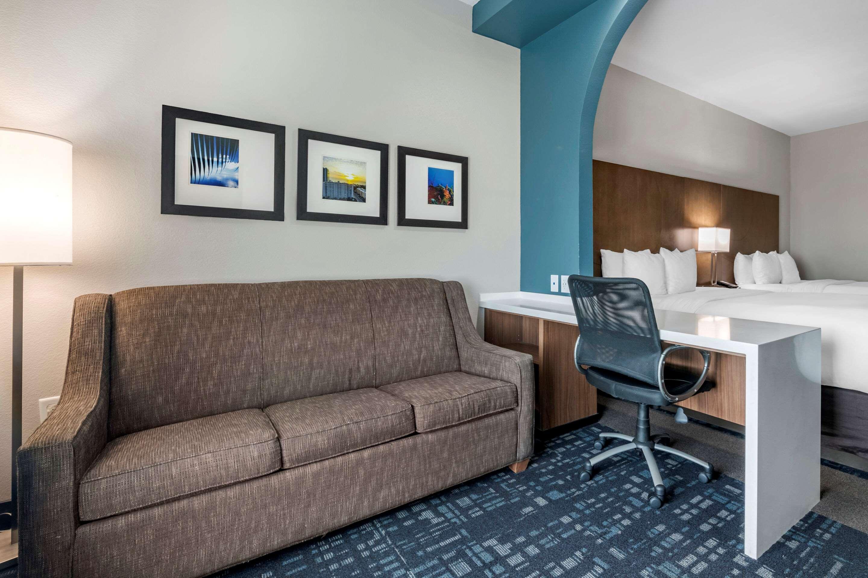 Comfort Suites Fort Lauderdale Airport & Cruise Port Дейния Бийч Екстериор снимка
