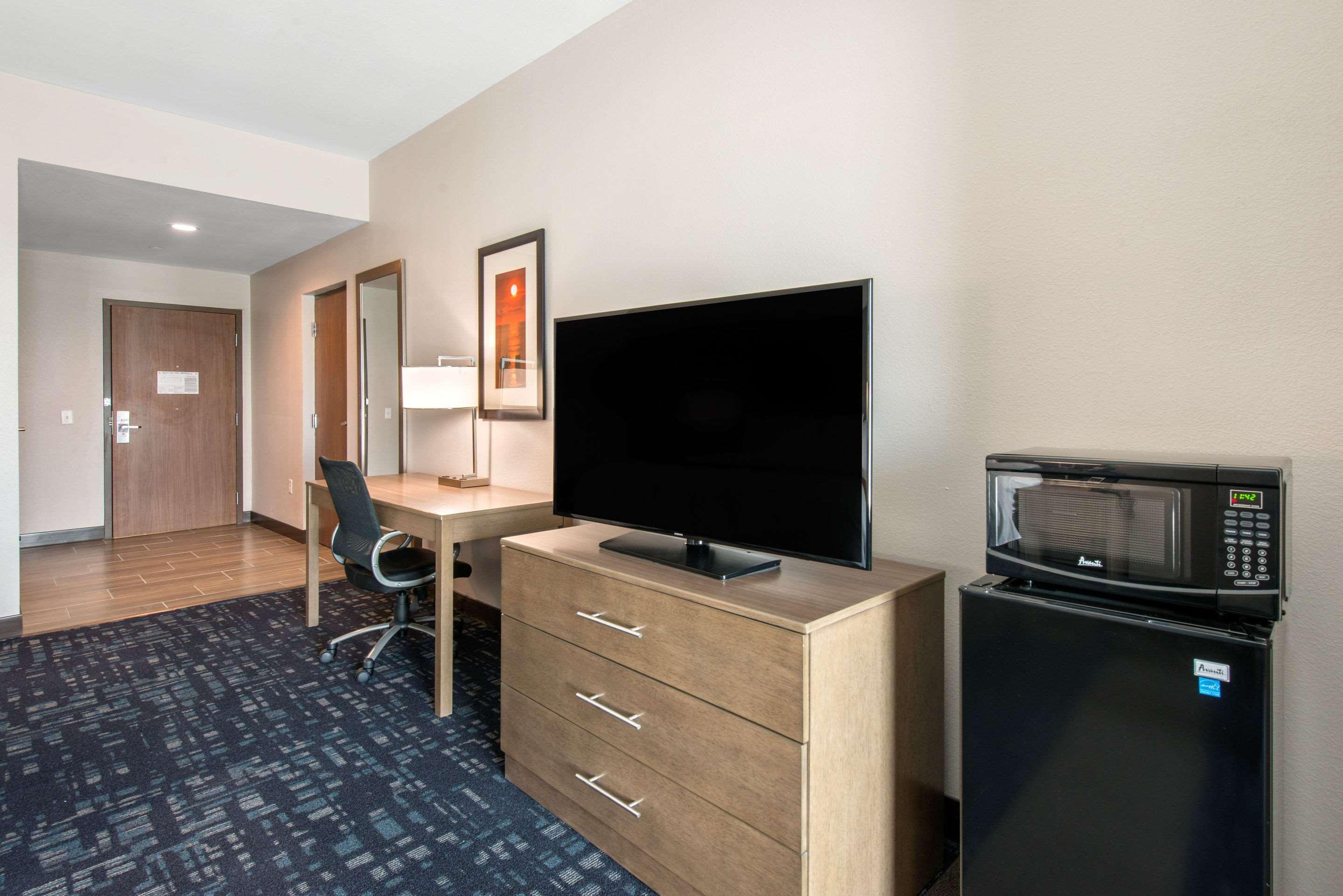 Comfort Suites Fort Lauderdale Airport & Cruise Port Дейния Бийч Екстериор снимка