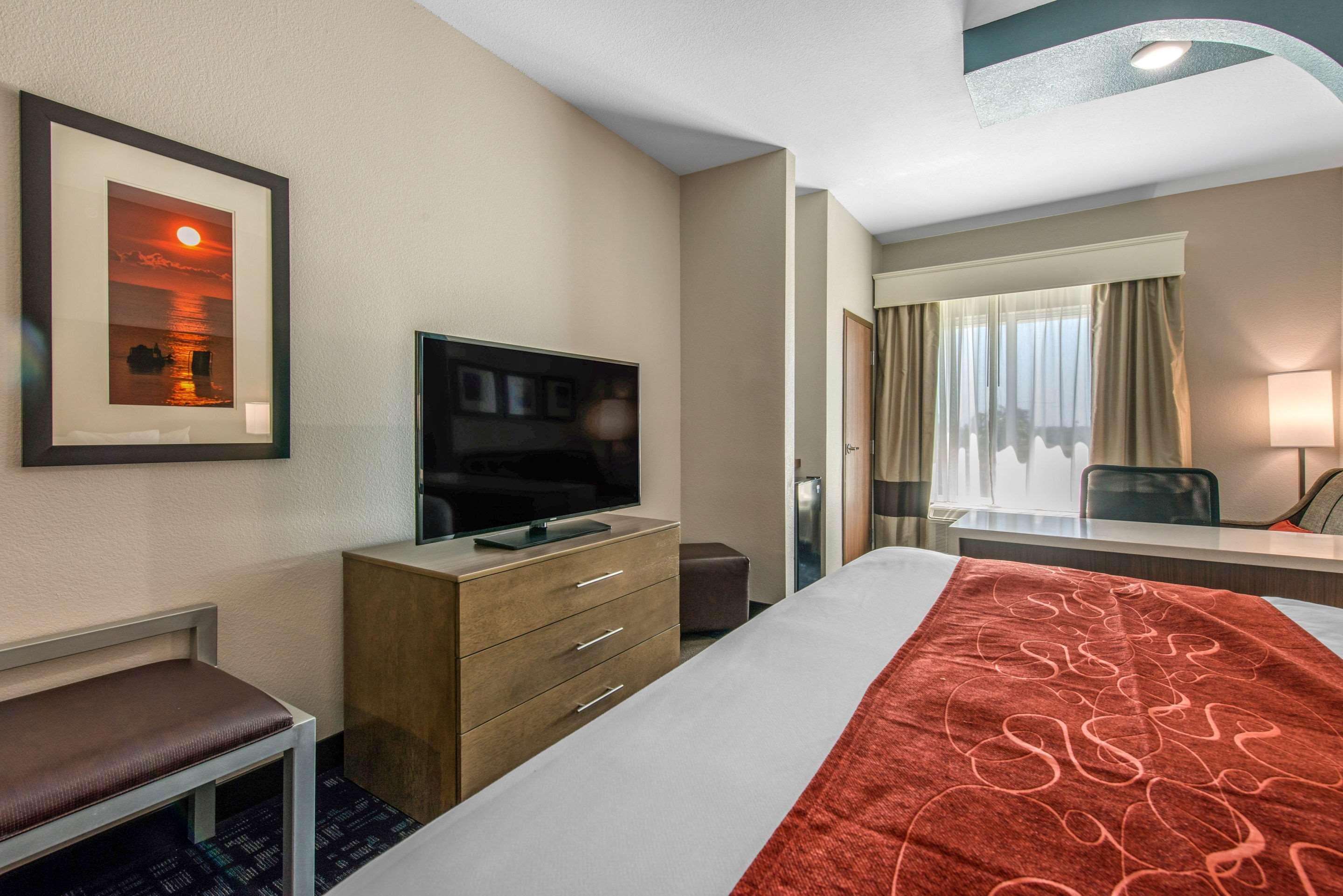 Comfort Suites Fort Lauderdale Airport & Cruise Port Дейния Бийч Екстериор снимка