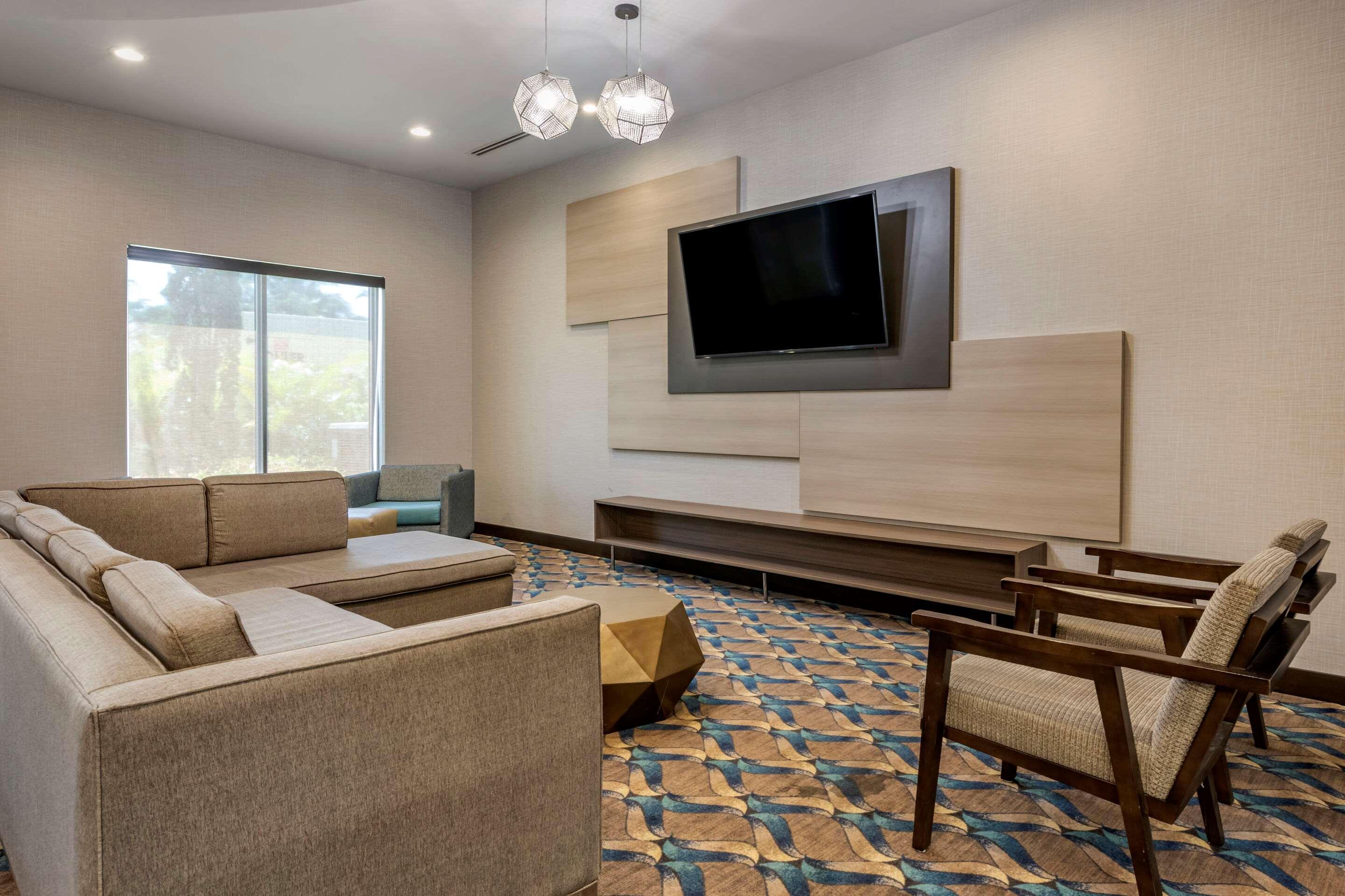 Comfort Suites Fort Lauderdale Airport & Cruise Port Дейния Бийч Екстериор снимка