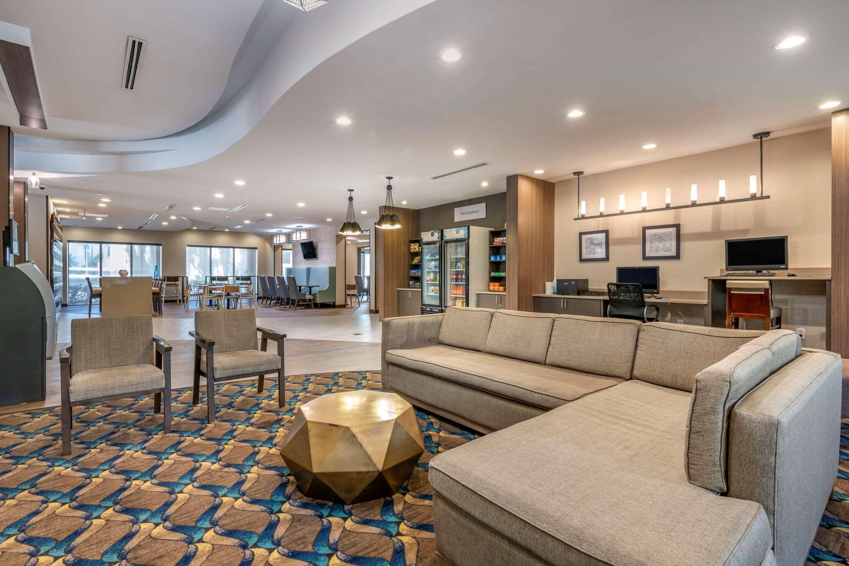 Comfort Suites Fort Lauderdale Airport & Cruise Port Дейния Бийч Екстериор снимка
