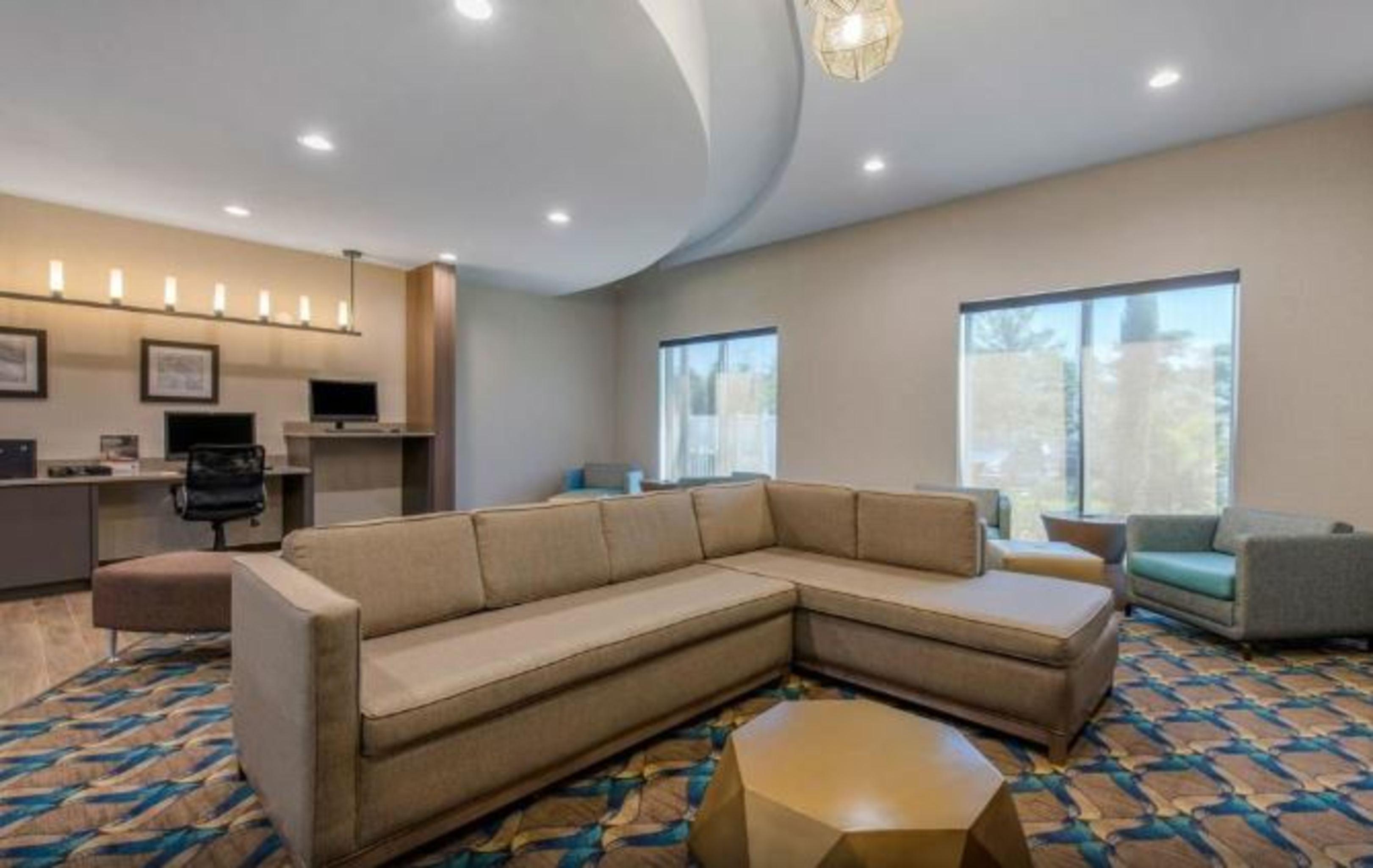 Comfort Suites Fort Lauderdale Airport & Cruise Port Дейния Бийч Екстериор снимка