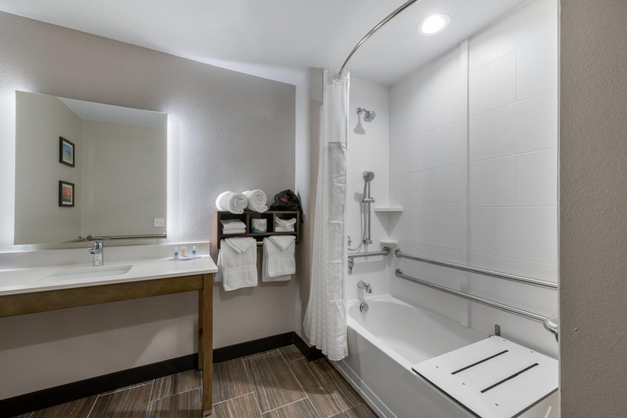 Comfort Suites Fort Lauderdale Airport & Cruise Port Дейния Бийч Екстериор снимка