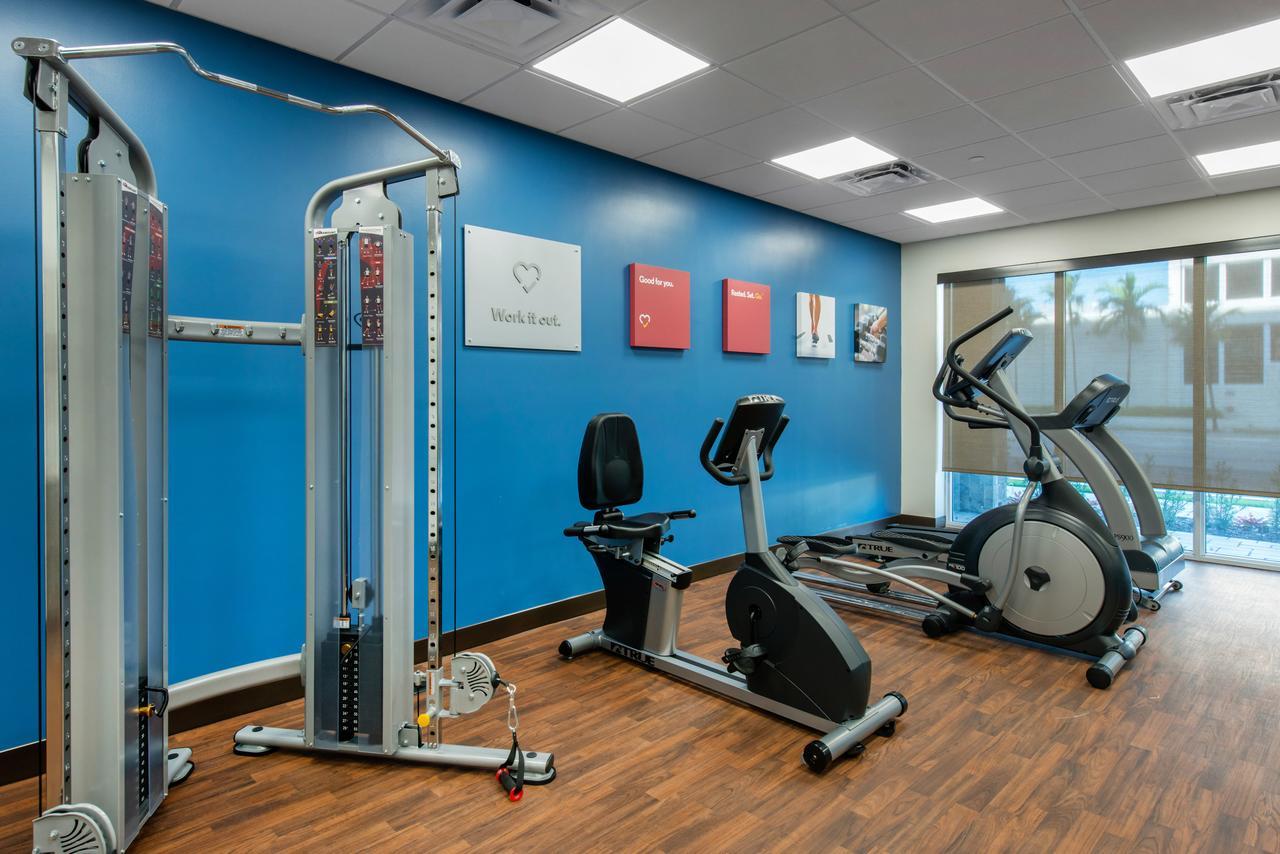 Comfort Suites Fort Lauderdale Airport & Cruise Port Дейния Бийч Екстериор снимка