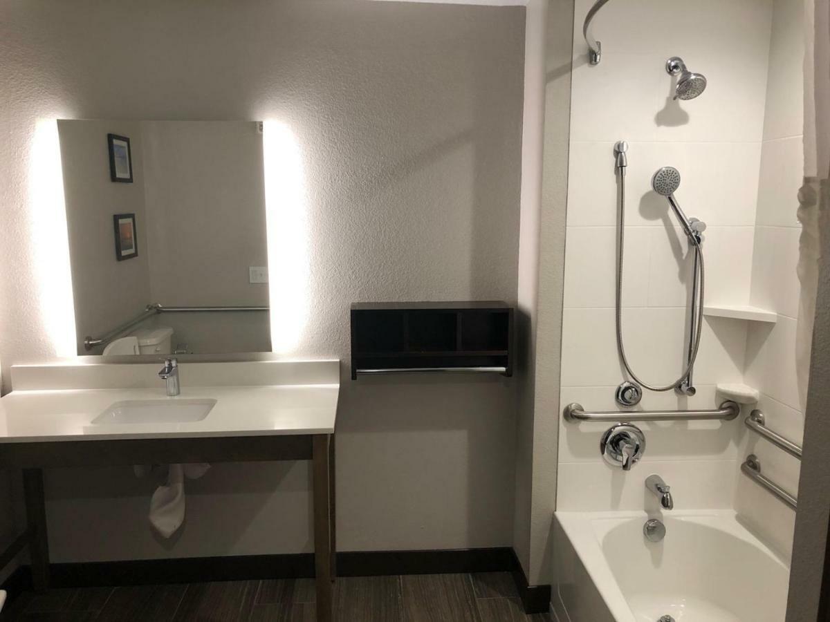 Comfort Suites Fort Lauderdale Airport & Cruise Port Дейния Бийч Екстериор снимка
