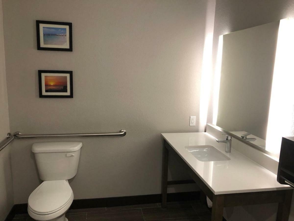Comfort Suites Fort Lauderdale Airport & Cruise Port Дейния Бийч Екстериор снимка